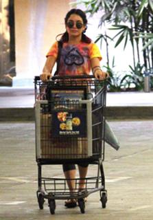 Vanessa Hudgens feet photo thumbnail