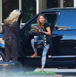 Sofía Vergara feet photo thumbnail