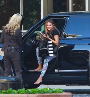Sofía Vergara feet photo thumbnail