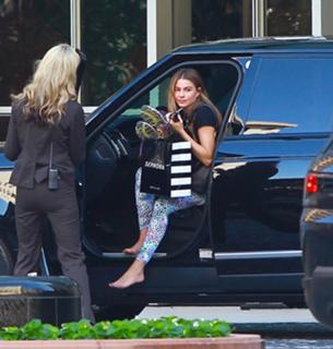 Sofía Vergara feet photo thumbnail