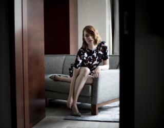 Emma Stone feet photo thumbnail