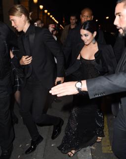 Vanessa Hudgens feet photo thumbnail