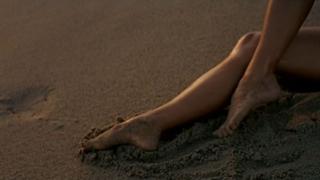 Nicole Scherzinger feet photo thumbnail
