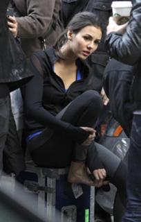 Victoria Justice feet photo thumbnail