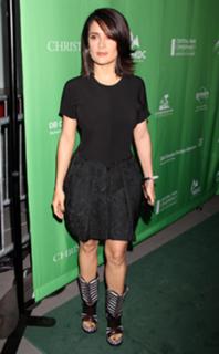 Salma Hayek feet photo thumbnail
