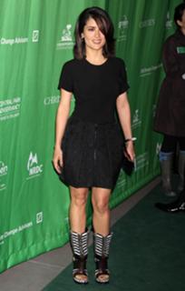 Salma Hayek feet photo thumbnail