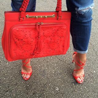 Lili Estefan feet photo thumbnail