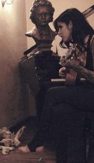 Katherine von Drachenberg feet photo thumbnail