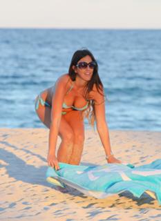 Claudia Romani feet photo thumbnail