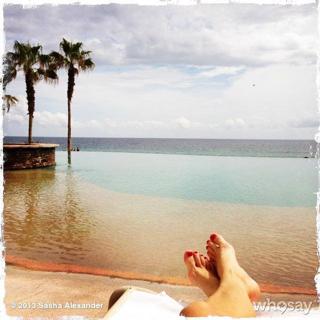 Sasha Alexander feet photo thumbnail