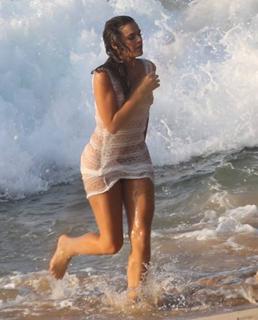 Bruna Marquezine feet photo thumbnail