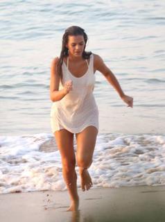 Bruna Marquezine feet photo thumbnail