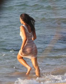 Bruna Marquezine feet photo thumbnail