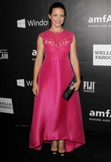 Kristin Davis feet photo thumbnail