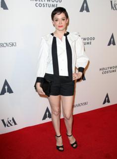 Rose McGowan feet photo thumbnail