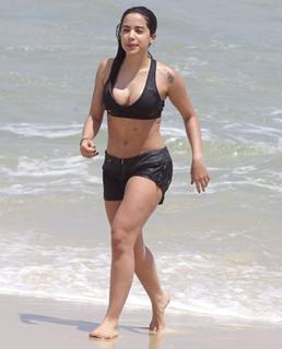 Anitta feet photo thumbnail