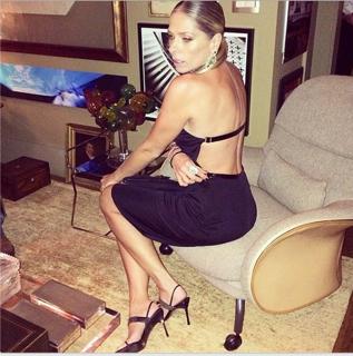Adriane Galisteu feet photo thumbnail