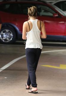 Lea Michele feet photo thumbnail