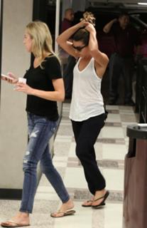 Lea Michele feet photo thumbnail