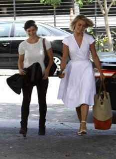 Julianne Hough feet photo thumbnail