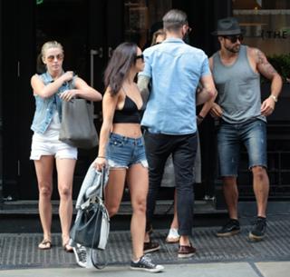 Julianne Hough feet photo thumbnail