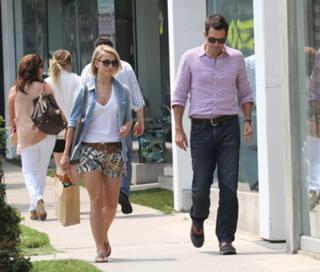 Julianne Hough feet photo thumbnail