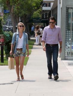 Julianne Hough feet photo thumbnail