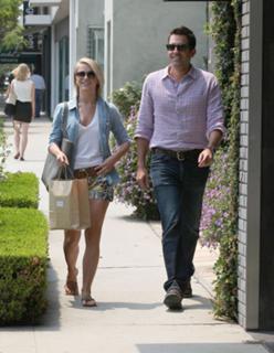Julianne Hough feet photo thumbnail