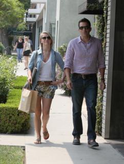 Julianne Hough feet photo thumbnail