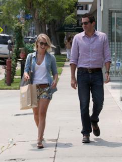 Julianne Hough feet photo thumbnail