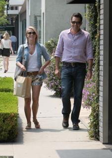 Julianne Hough feet photo thumbnail