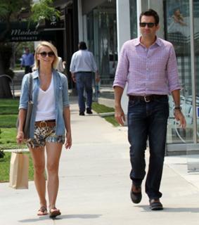 Julianne Hough feet photo thumbnail