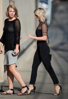 Julianne Hough feet photo thumbnail