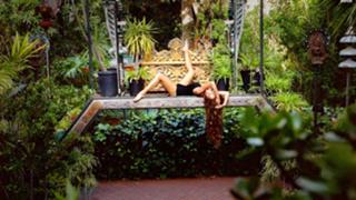 Nicole Scherzinger feet photo thumbnail