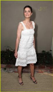 Amanda Peet feet photo thumbnail