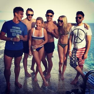 Ellie Goulding feet photo thumbnail