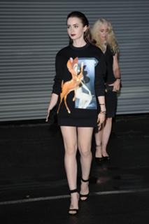 Lily Collins feet photo thumbnail
