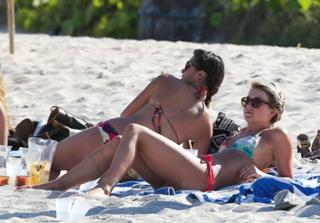 Julianne Hough feet photo thumbnail