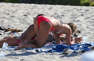 Julianne Hough feet photo thumbnail