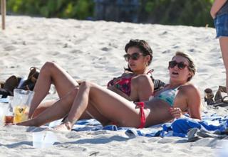 Julianne Hough feet photo thumbnail