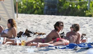 Julianne Hough feet photo thumbnail