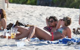 Julianne Hough feet photo thumbnail