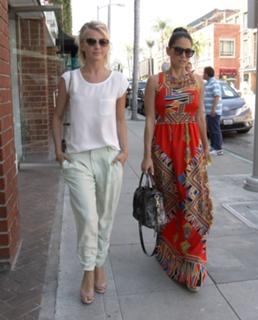 Julianne Hough feet photo thumbnail