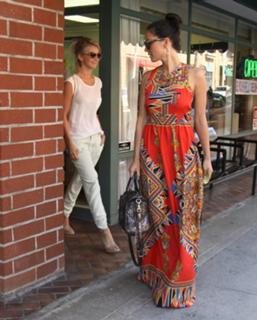 Julianne Hough feet photo thumbnail