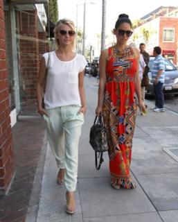 Julianne Hough feet photo thumbnail