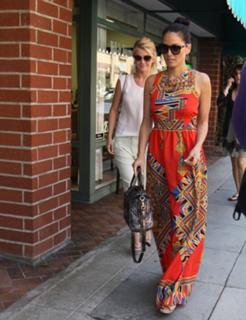 Julianne Hough feet photo thumbnail