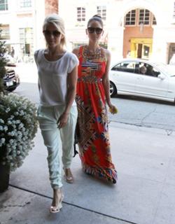 Julianne Hough feet photo thumbnail