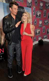 Julianne Hough feet photo thumbnail
