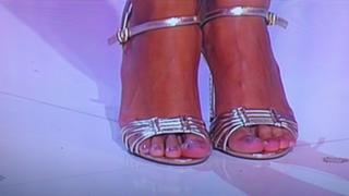 Caterina Balivo feet photo thumbnail