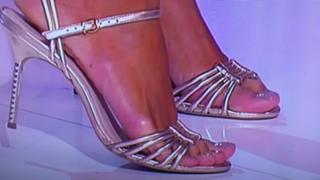 Caterina Balivo feet photo thumbnail